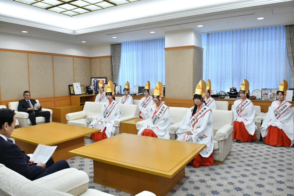 表敬訪問の様子